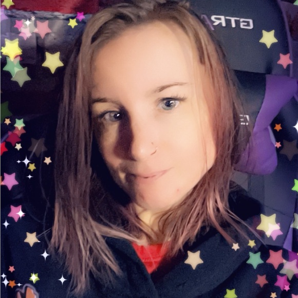 Meet your Posher, Nikki ❤️Posh Ambassador❤️ - Picture 5 of 5